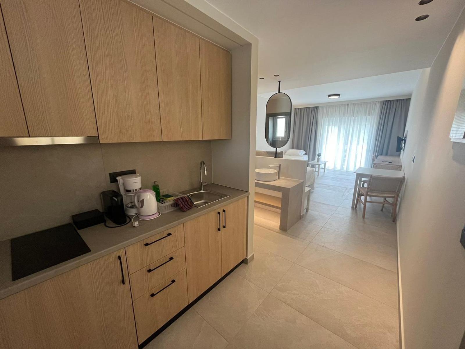 Mediterranean Sea Top Floor 팔라이오코라 외부 사진