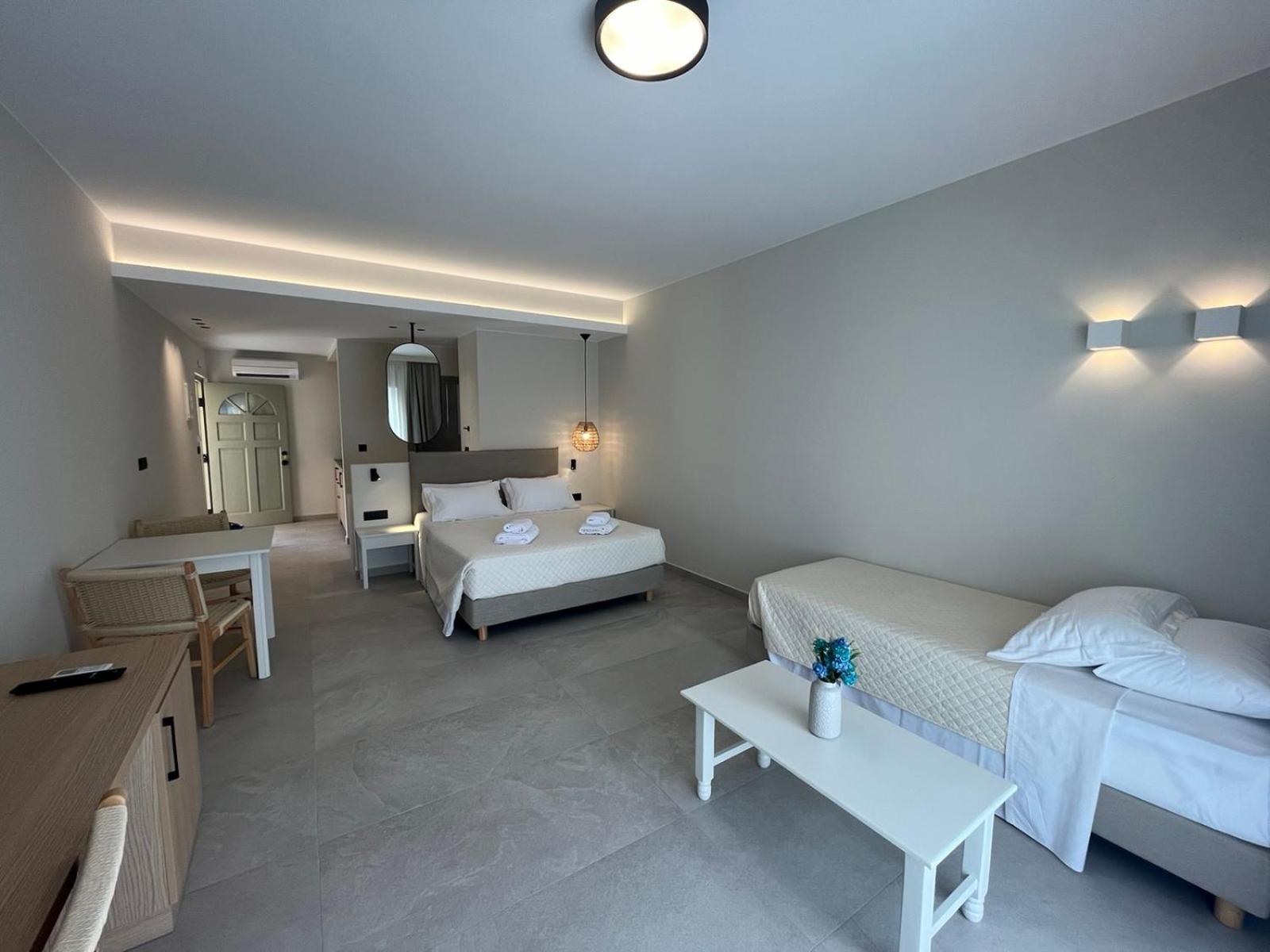 Mediterranean Sea Top Floor 팔라이오코라 외부 사진