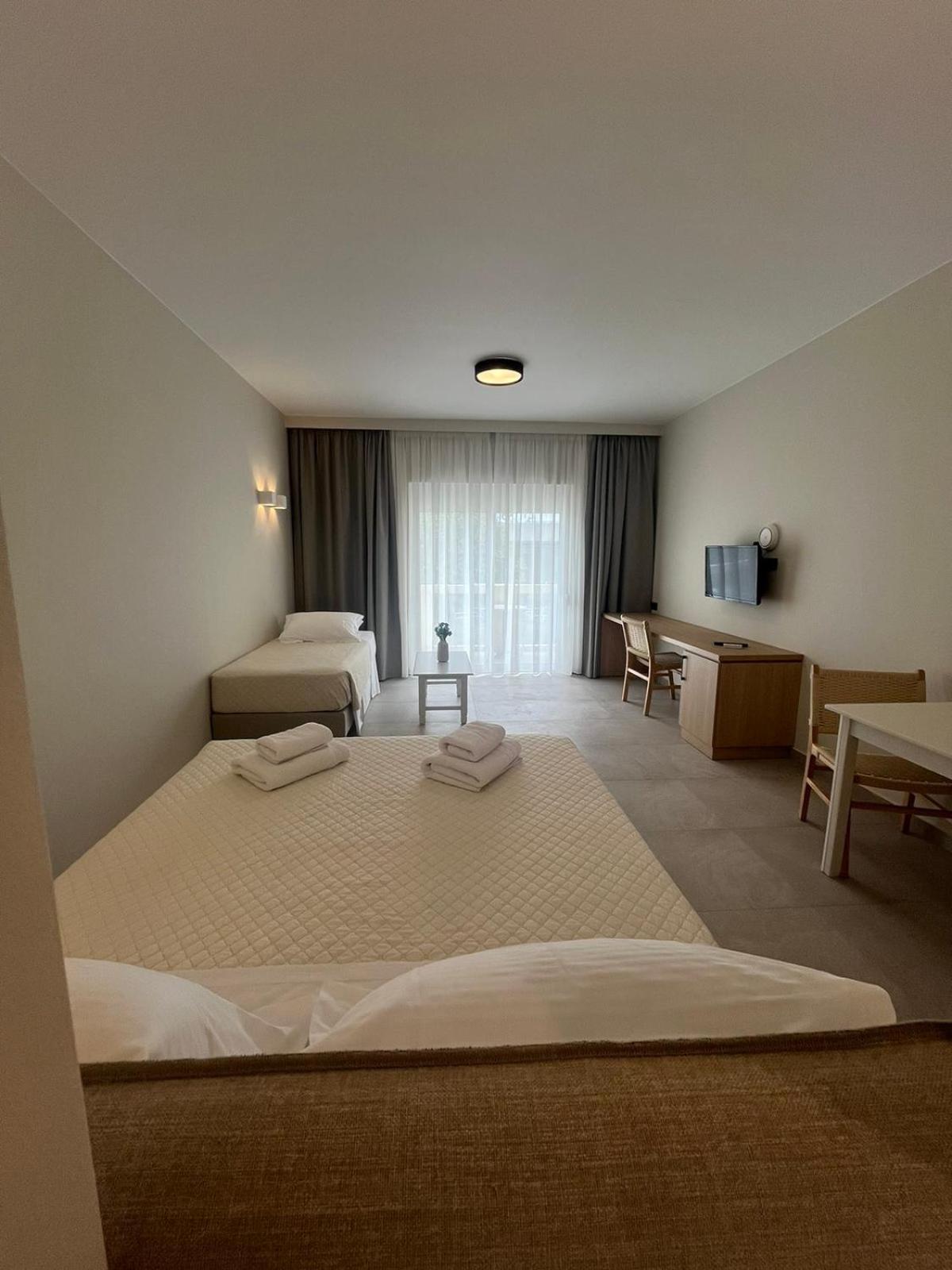 Mediterranean Sea Top Floor 팔라이오코라 외부 사진