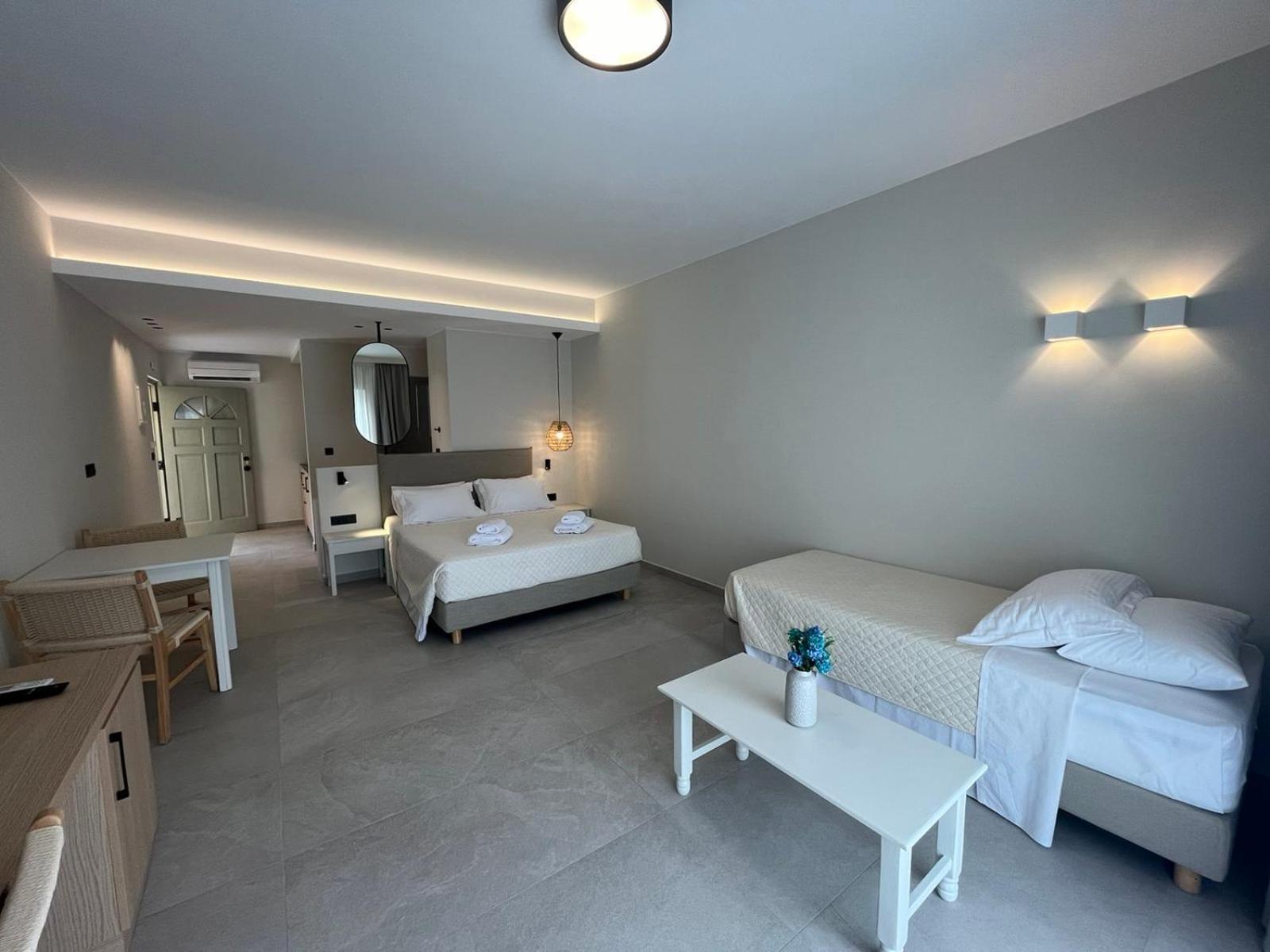 Mediterranean Sea Top Floor 팔라이오코라 외부 사진