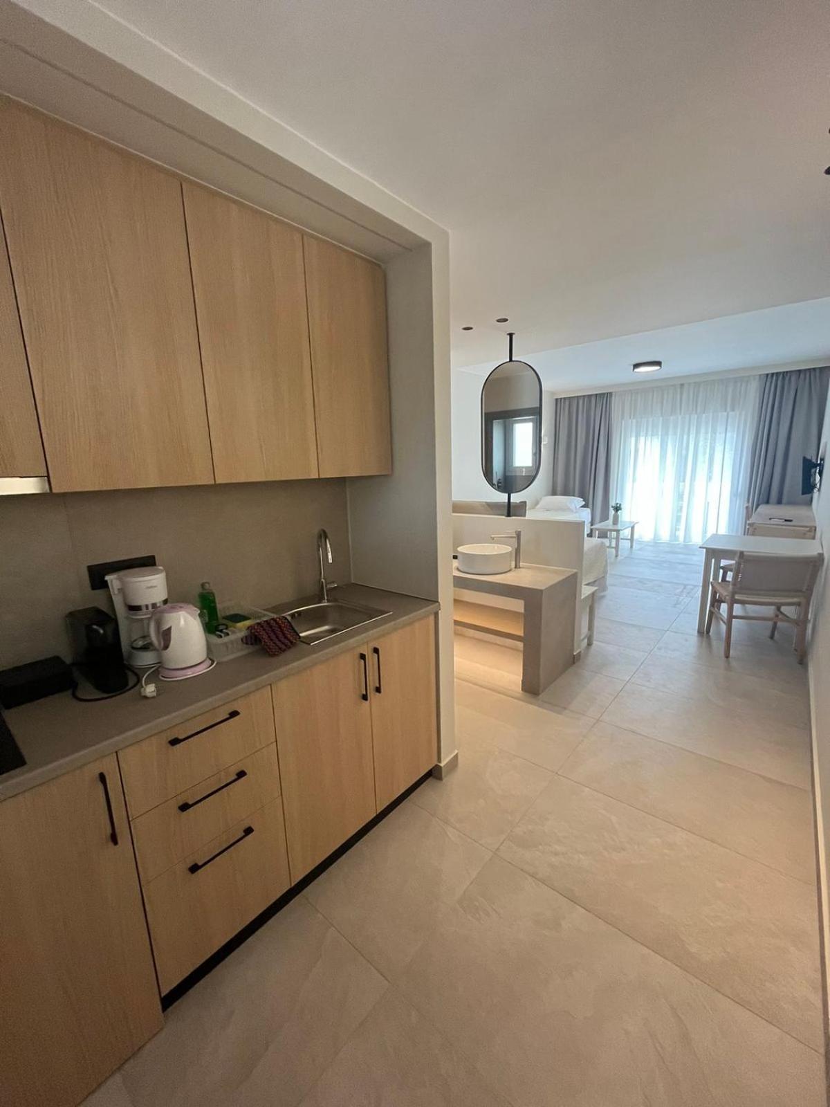 Mediterranean Sea Top Floor 팔라이오코라 외부 사진