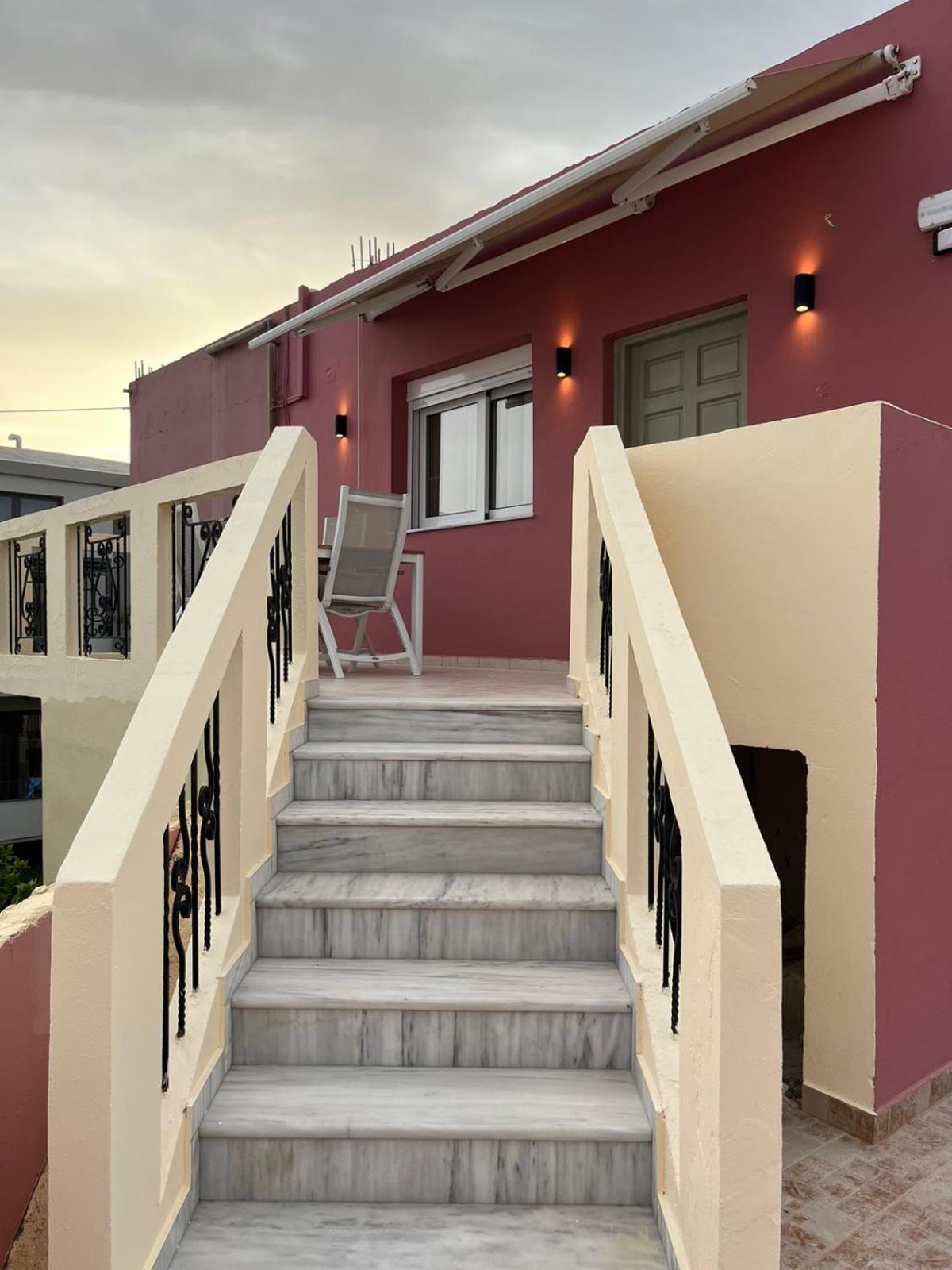 Mediterranean Sea Top Floor 팔라이오코라 외부 사진