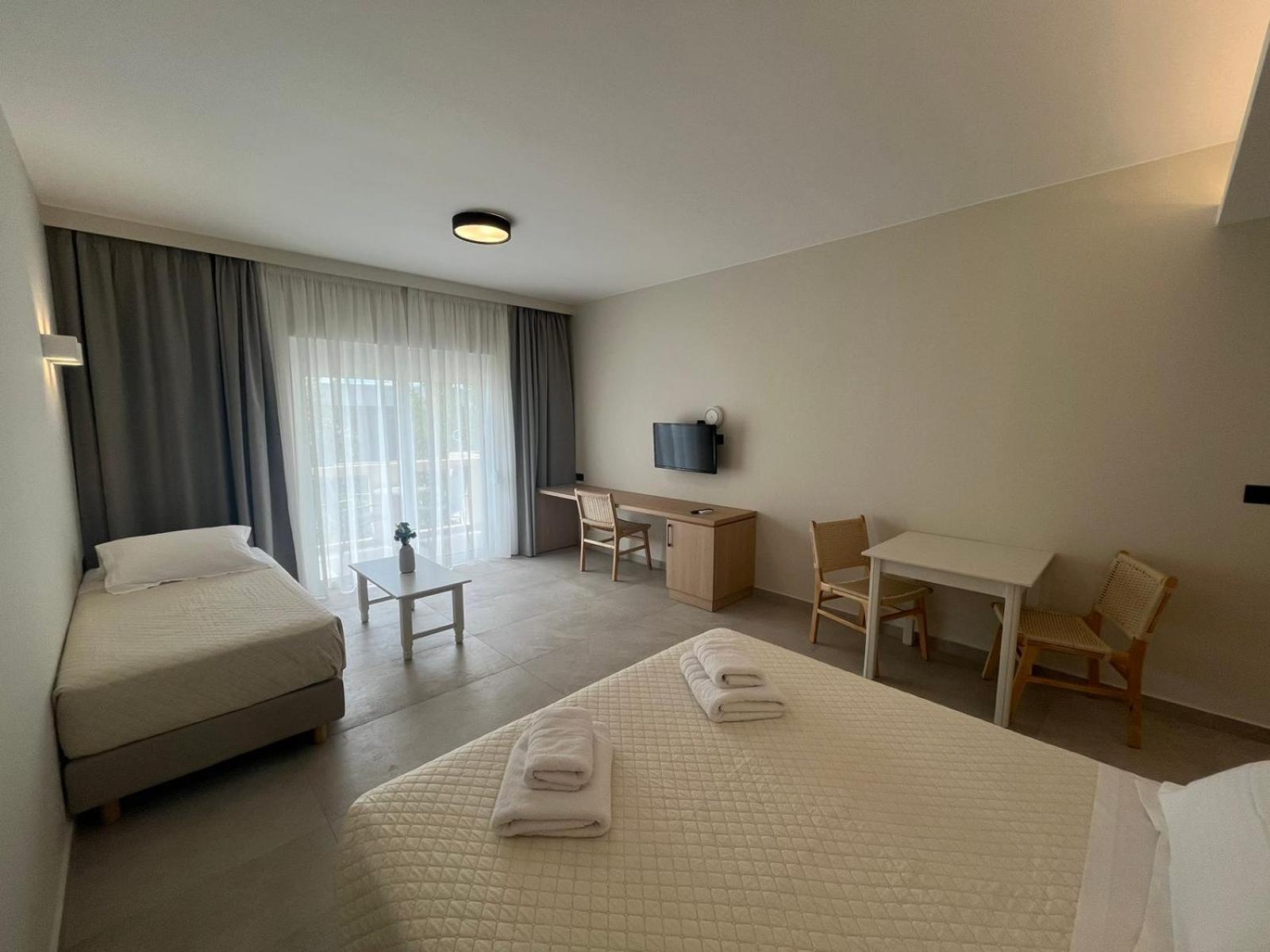 Mediterranean Sea Top Floor 팔라이오코라 외부 사진