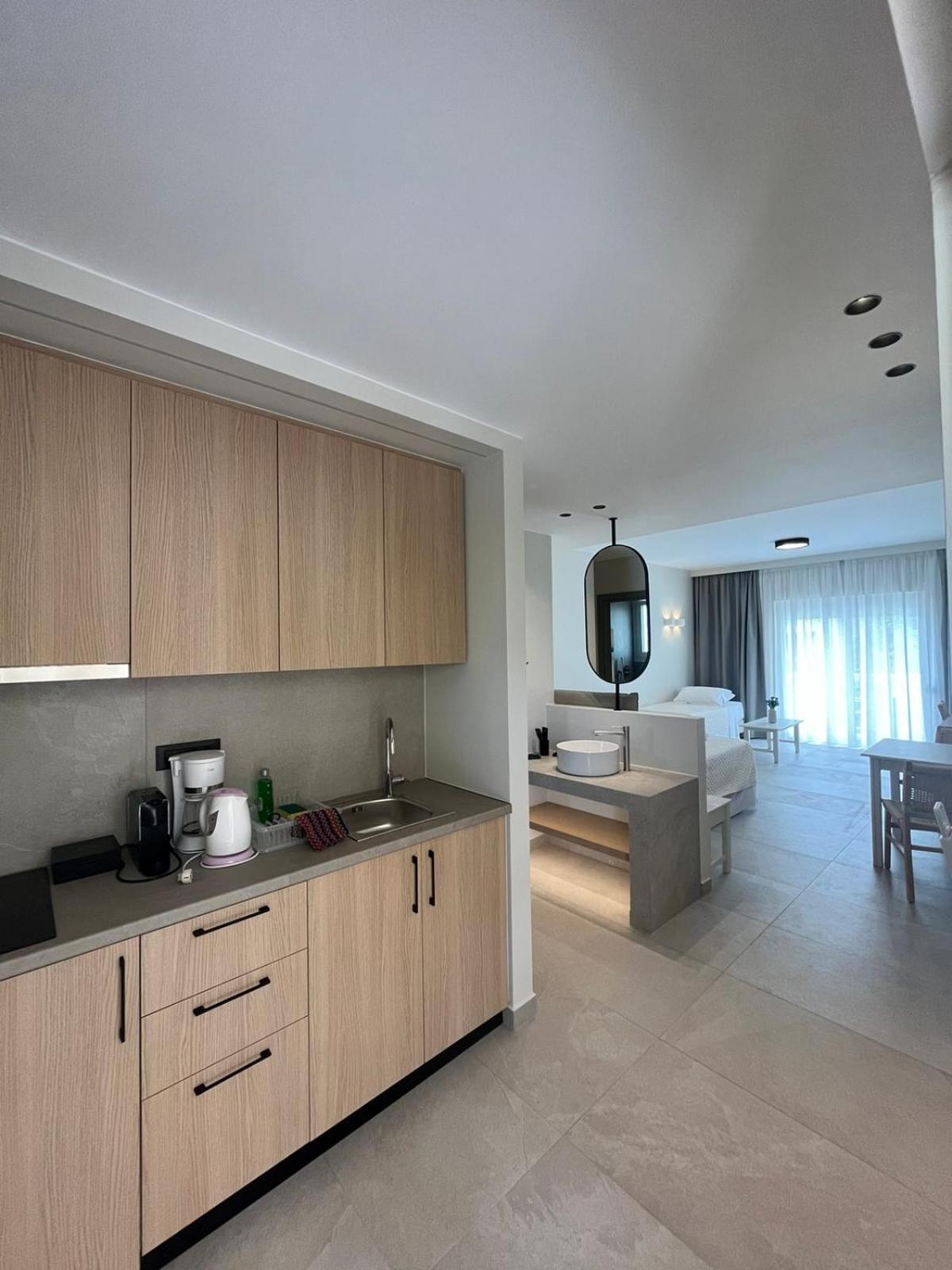 Mediterranean Sea Top Floor 팔라이오코라 외부 사진