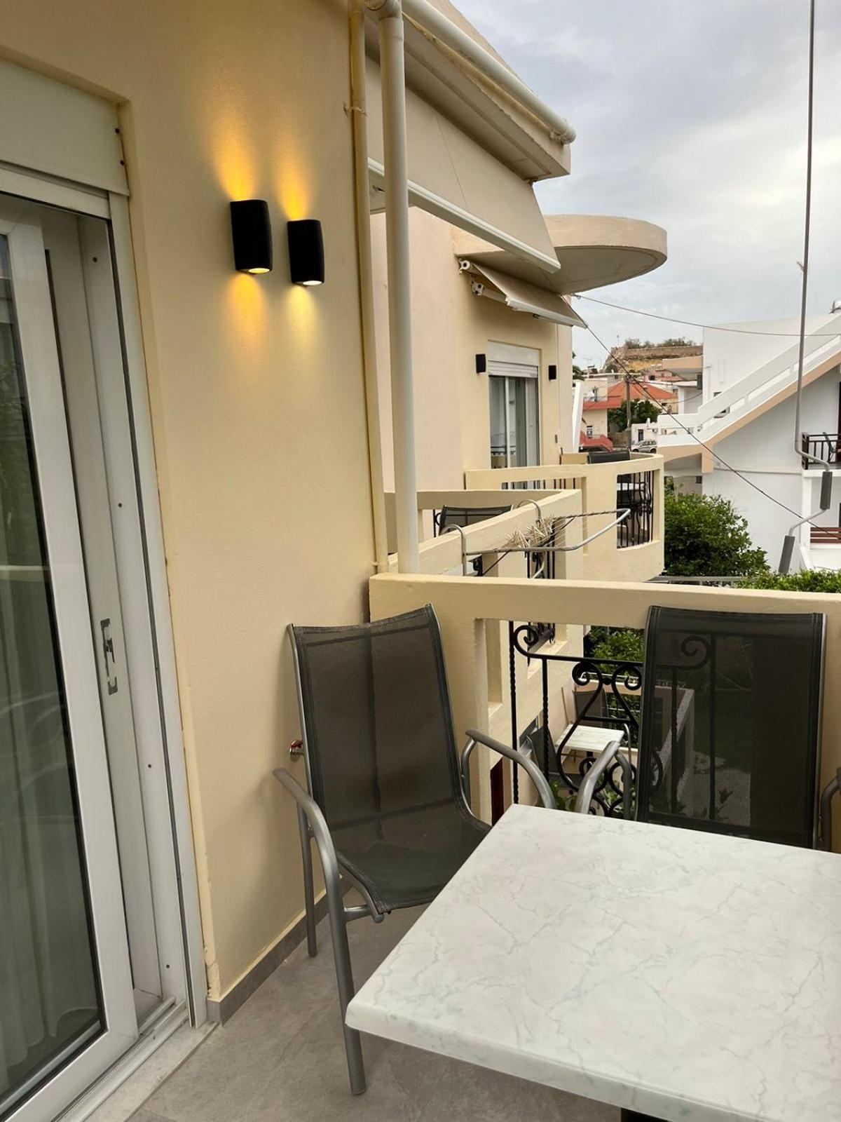 Mediterranean Sea Top Floor 팔라이오코라 외부 사진