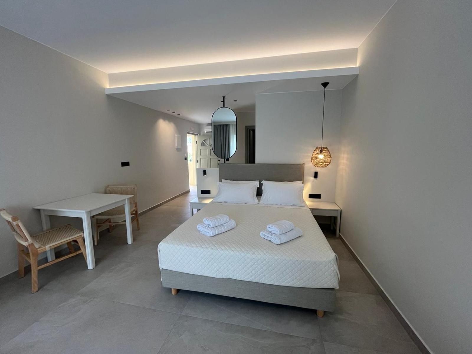 Mediterranean Sea Top Floor 팔라이오코라 외부 사진