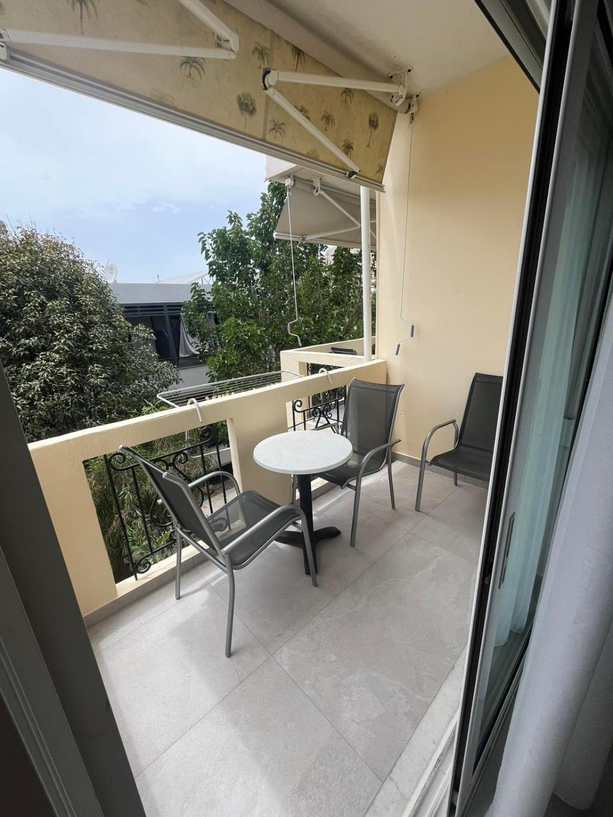 Mediterranean Sea Top Floor 팔라이오코라 외부 사진
