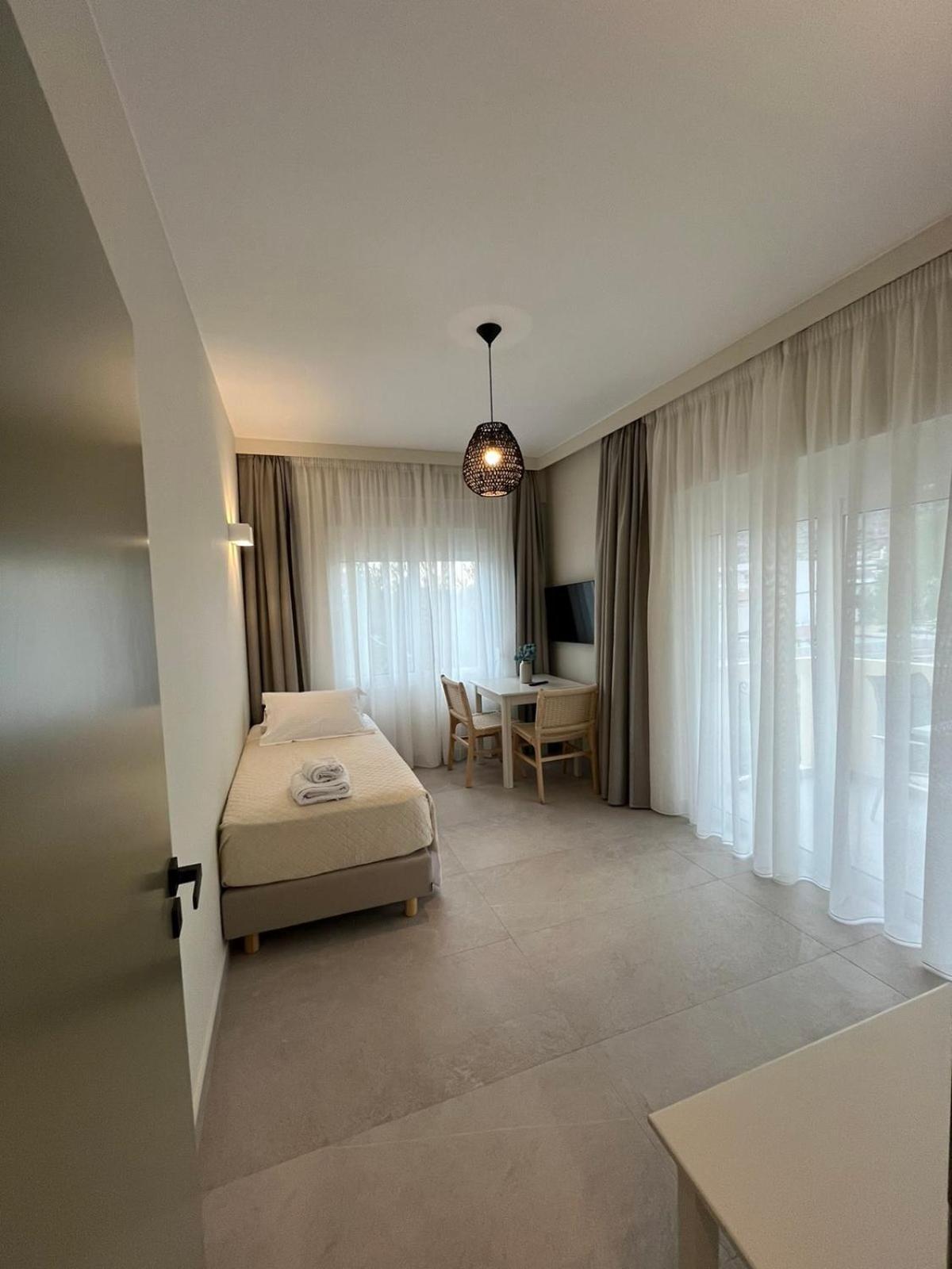 Mediterranean Sea Top Floor 팔라이오코라 외부 사진